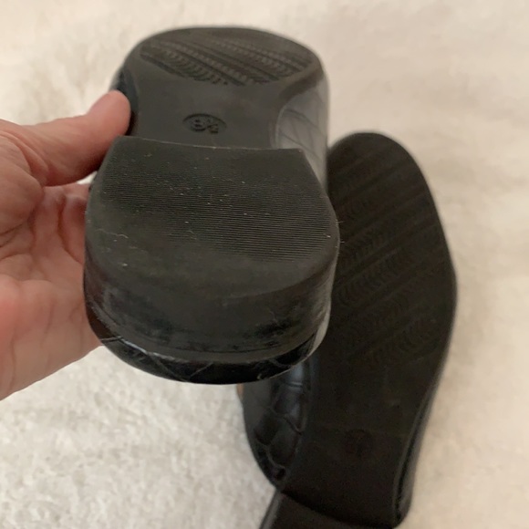 A New Day black slides - Picture 10 of 12